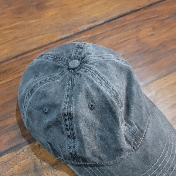 Baseball cap - Picture 2 of 7